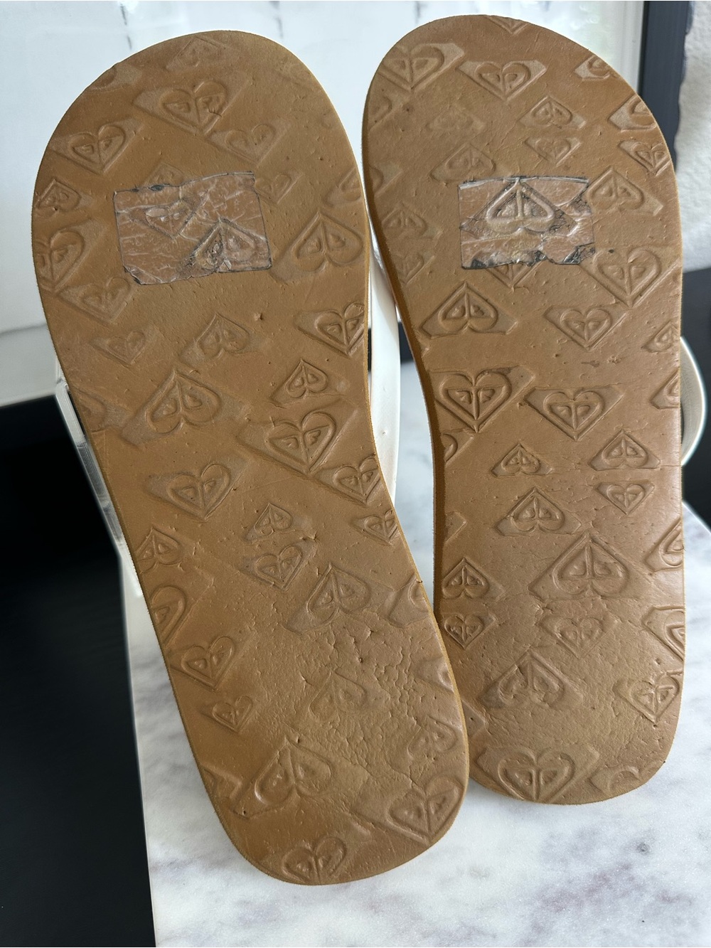 Roxy Women's Tan Flip Flop Sandals with White Floral Print - Picture 2 of 2